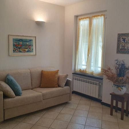 La Casa Di Mina Apartment Vernazza Luaran gambar
